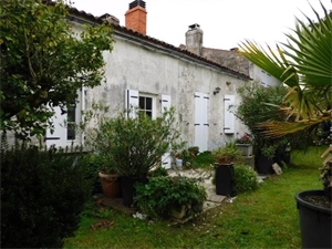 maison de village à la vente -   17250  BEURLAY, surface 156 m2 vente maison de village - UBI455523662
